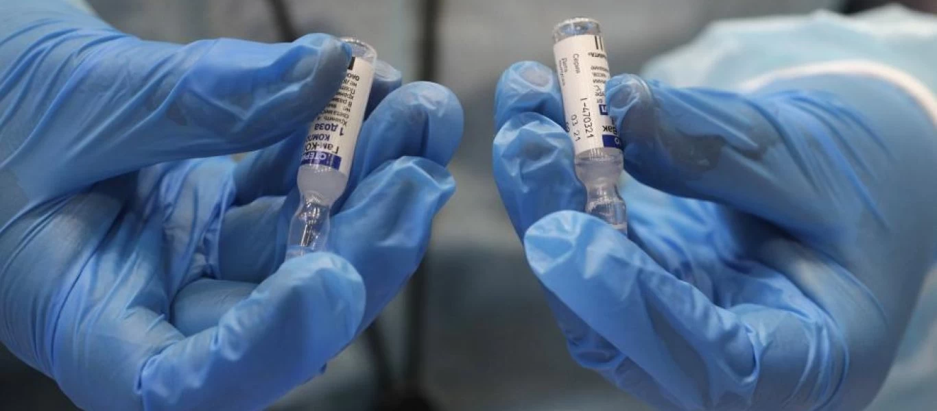 Από αύριο ανοίγουν τα ραντεβού με όλα τα εμβόλια για τους 40-44